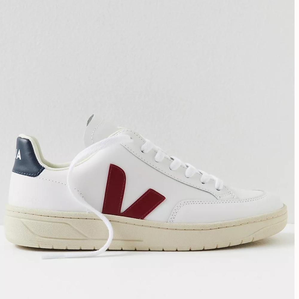 Veja V-12 Sneakers size 7 (37)